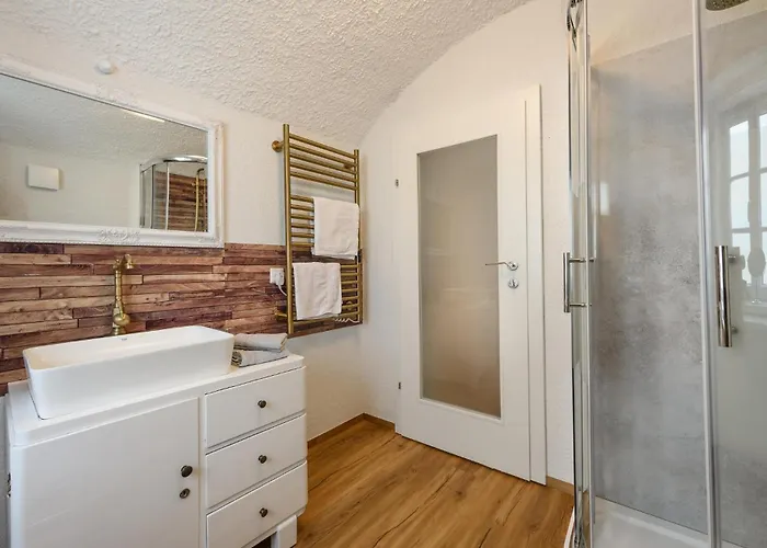 Rustikale باد هوفغاستين